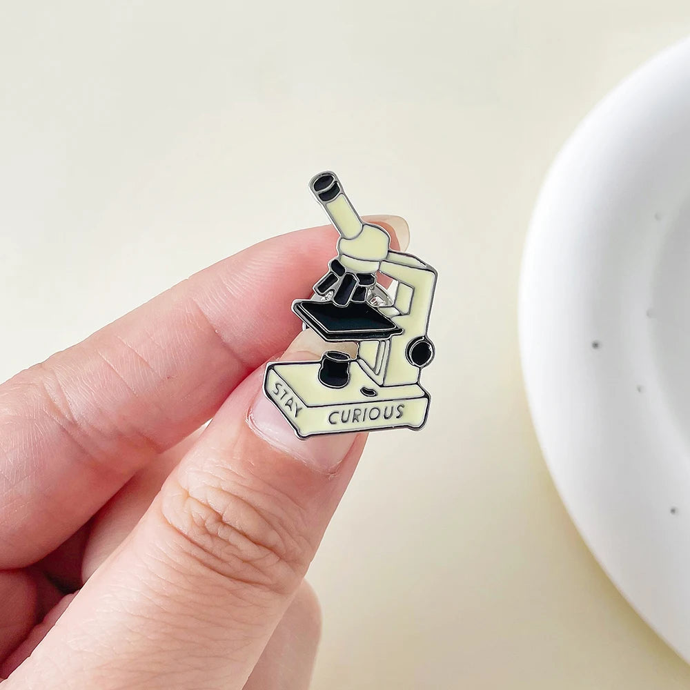 Hanreshe, Medical Science Enamel Broach, great gift for Doctors, Nurses and Scientists